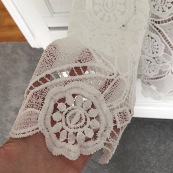 White lace body con dress - Picture 3 of 4